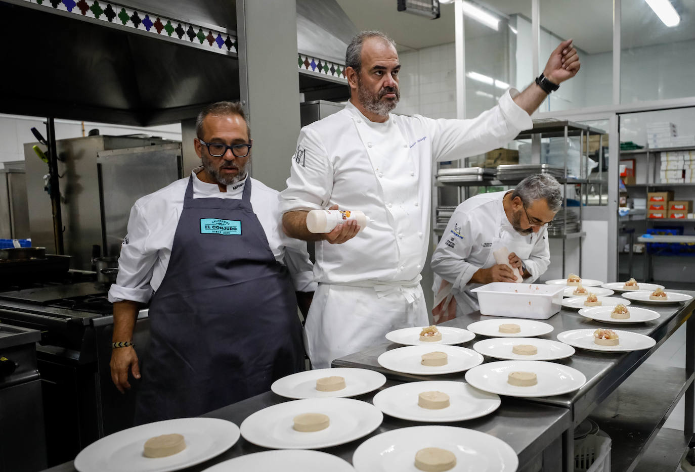 Carme Ruscalleda recibe el premio de Granada Gourmet, un congreso que se ha rendido a su cercanía y sencillez