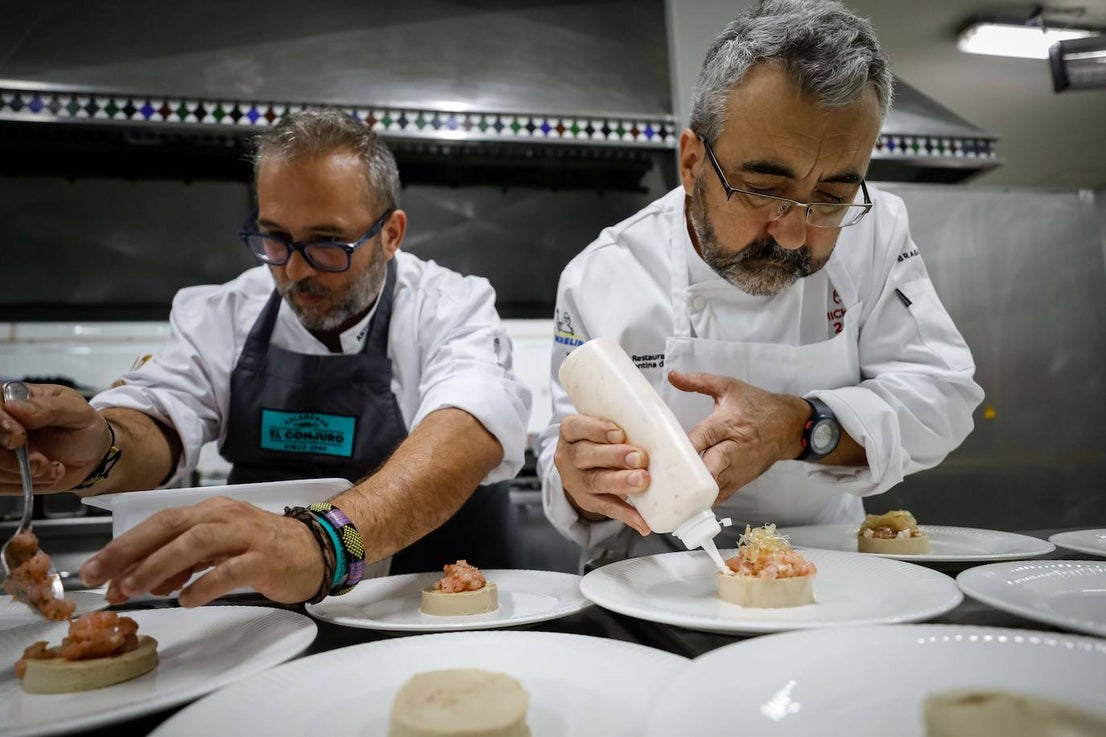 Carme Ruscalleda recibe el premio de Granada Gourmet, un congreso que se ha rendido a su cercanía y sencillez