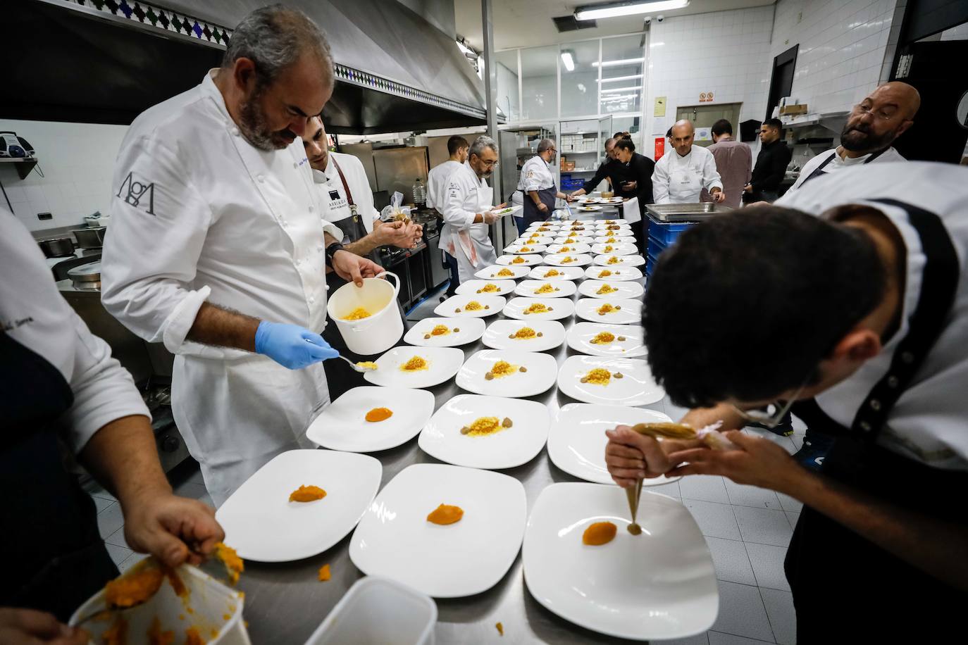 Carme Ruscalleda recibe el premio de Granada Gourmet, un congreso que se ha rendido a su cercanía y sencillez