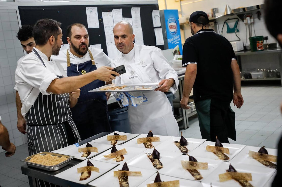 Carme Ruscalleda recibe el premio de Granada Gourmet, un congreso que se ha rendido a su cercanía y sencillez