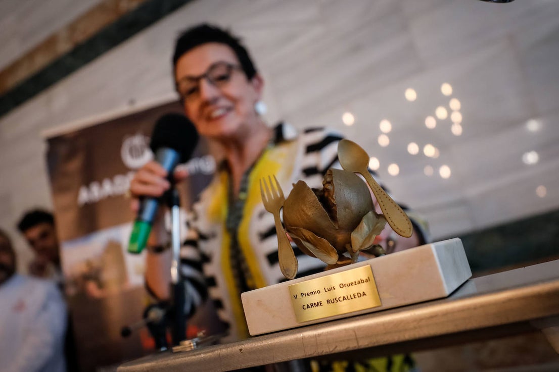 Carme Ruscalleda recibe el premio de Granada Gourmet, un congreso que se ha rendido a su cercanía y sencillez