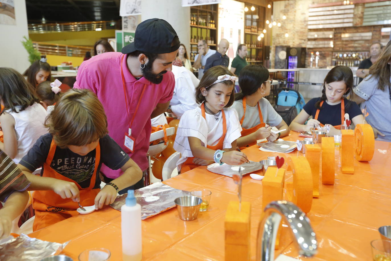 El día se empieza reciclando con los más pequeños