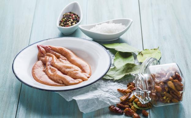 Las huevas de pescado, bien preparadas, el mejor entrante. 