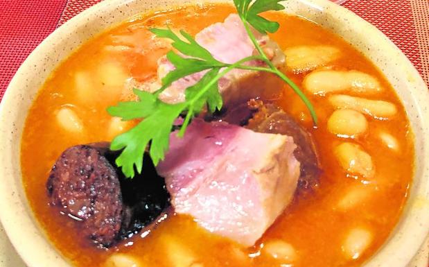 Plato de fabes de las que se degustan en la jornadas de El Trasgu
