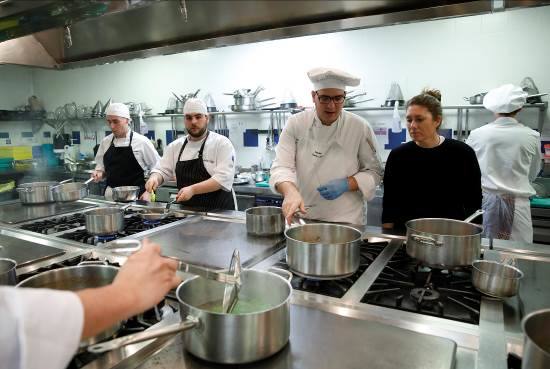 Dos jóvenes granadinos optan a ser promesas de la alta cocina