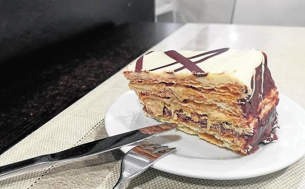 Milhojas de 'Kinder', de Casa Pasteles.