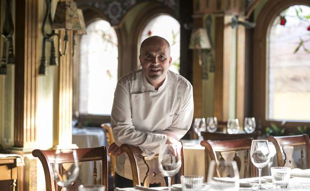 La Guía Repsol destaca de la familia Pedraza y de Ruta del Veleta que «es parada obligada para los amantes del buen producto y la delicadeza», resaltando la terraza y su decoración.. 