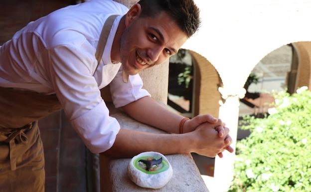 Rafael Arroyo, chef de El Claustro, cocinará a cuatro manos con Israel Ramos, del restaurante Mantúa de Jerez.