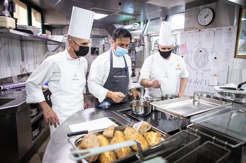 La cocina hecha arte ha sido la constante del menú con estrella Michelin que se ha disfrutado hoy en Ruta del Veleta