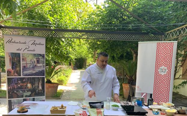 Un momento de la presentación de las delicias de Peñagallo en el restaurante MOlino del Puente