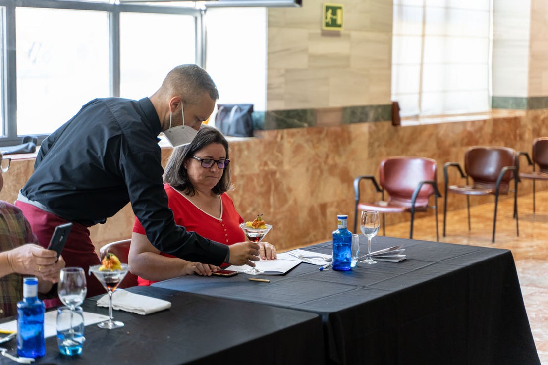 En el evento, Gregorio García, presidente de la Federación de Hostelería, anunció un foro de debate y reflexión sobre la gastronomía granadina