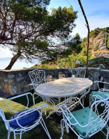 Imagen secundaria 2 - Las mesas junto a la barandilla, a escasos metros del mar, son las más demandadas en las reservas de El Árbol Blanco (1) | El Casco Antiguo de Salobreña ofrece unas vistas majestuosas. (2) | Utropia Project, una terraza al mar en pleno paraje de Cerro Gordo (3).