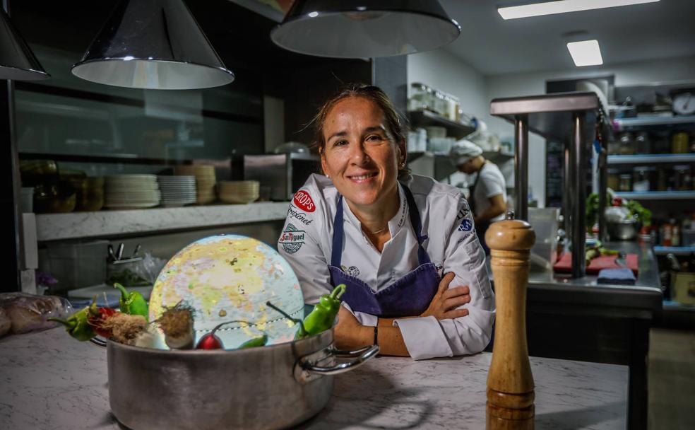 La chef Lola Marín, del restaurante Damasqueros, encara el futuro con decisión.