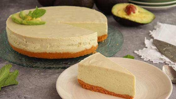 Cómo preparar una deliciosa tarta de aguacates de la Costa Tropical
