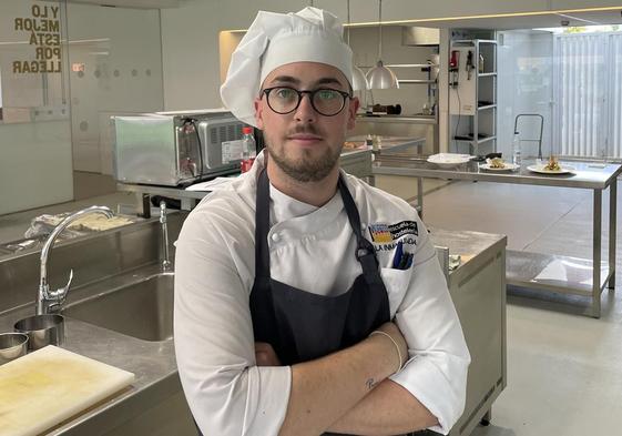 Raúl Campillo en las cocinas del CFP La Inmaculada.