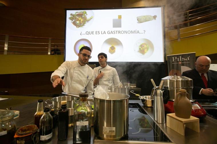 El cocinero Txema Urda en Granada Gourmet.