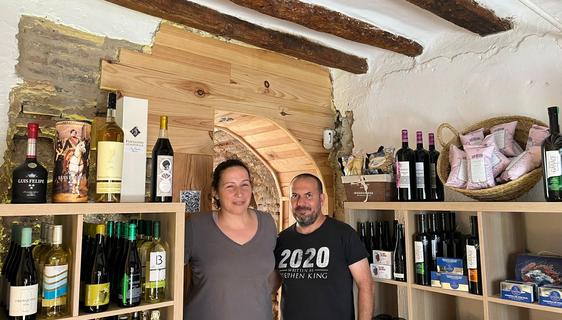 Una nueva tienda-bar en Granada en unos baños árabes del siglo XIII