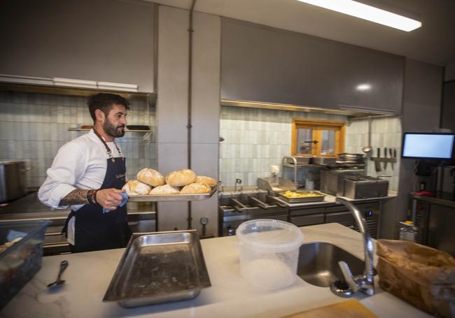 Las cocinas afrontan el final del verano con el entusiasmo de siempre, pero con mayor tranquilidad. j,