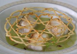 Lubina salvaje con sopa de AOVE