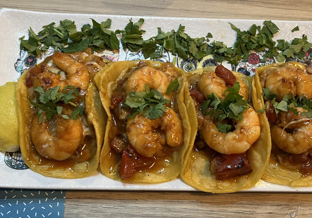 Los tacos de camarones al tequila de El Nopal, hechos con tortitas de maíz, un auténtico manjar.