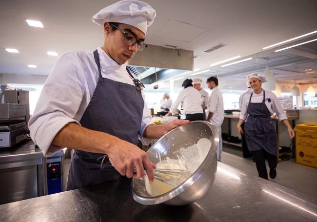 Federico Puga, batiendo.