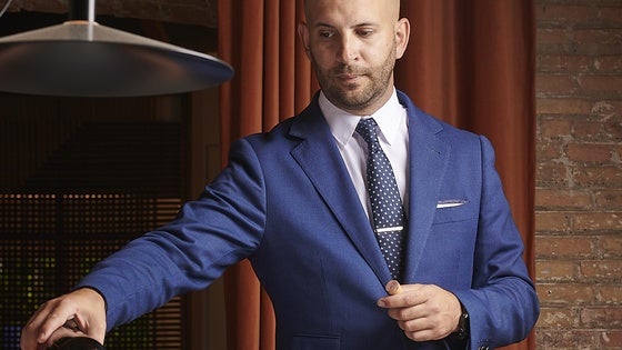 El jefe de sala granadino que sueña con una estrella Michelin