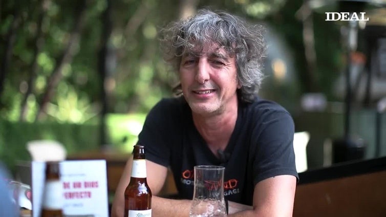 Una alhambra con el escritor Mario Montoro