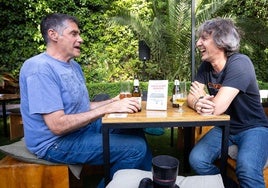 Mario Montoro nos cuenta los bares de Granada que le gustan y que aparecen en sus cuentos