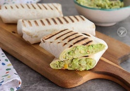 Burritos de pollo con aguacate, chile y maíz