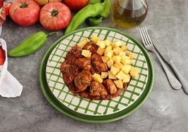 Pollo con tomate, un clásico de nuestra cocina casera