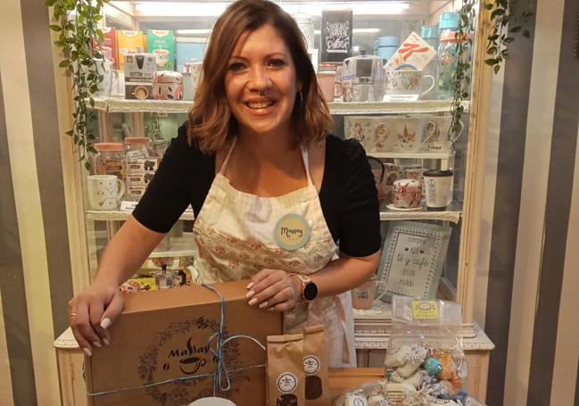 May, la mujer de José, con las cajas de desayuno de Massay.
