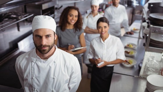 Estrategias para fomentar la comunicación, el respeto y la inclusión en equipos de trabajo diversos