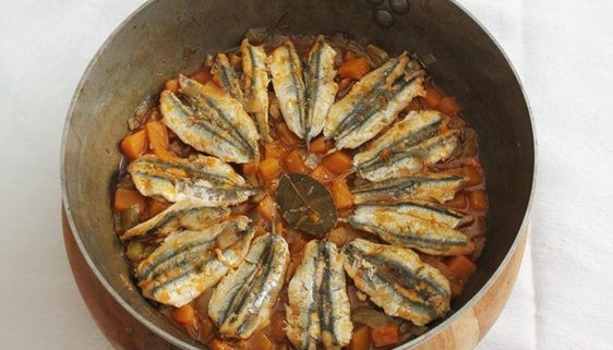 Salamandroña tradicional de sardinas y calabaza