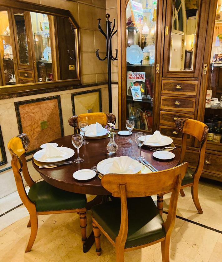 Imagen secundaria 2 - La granadina que cambió las grandes empresas por la cocina