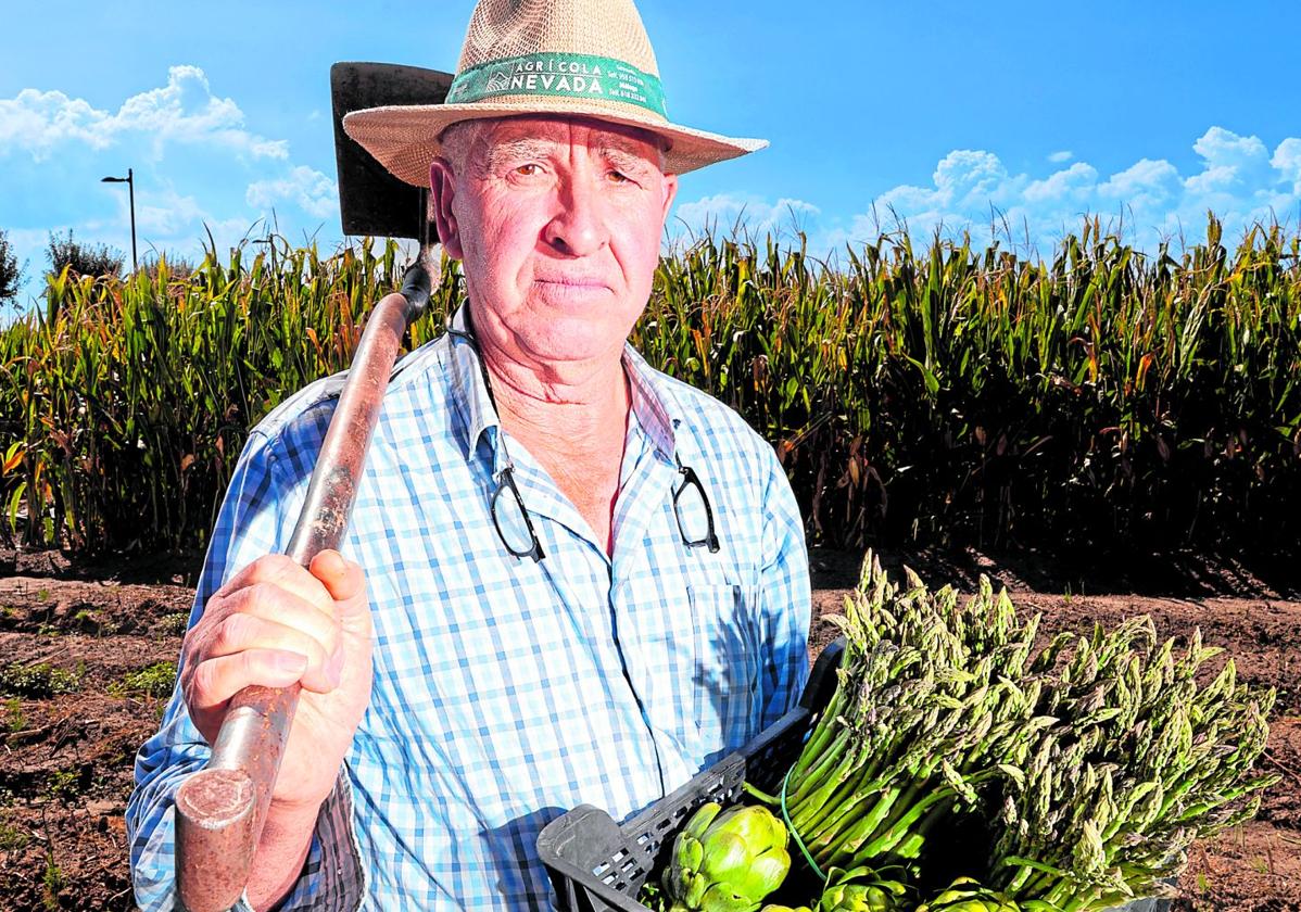 Uno de los agricultores que trabaja para la Cooperativa Los Fresnos
