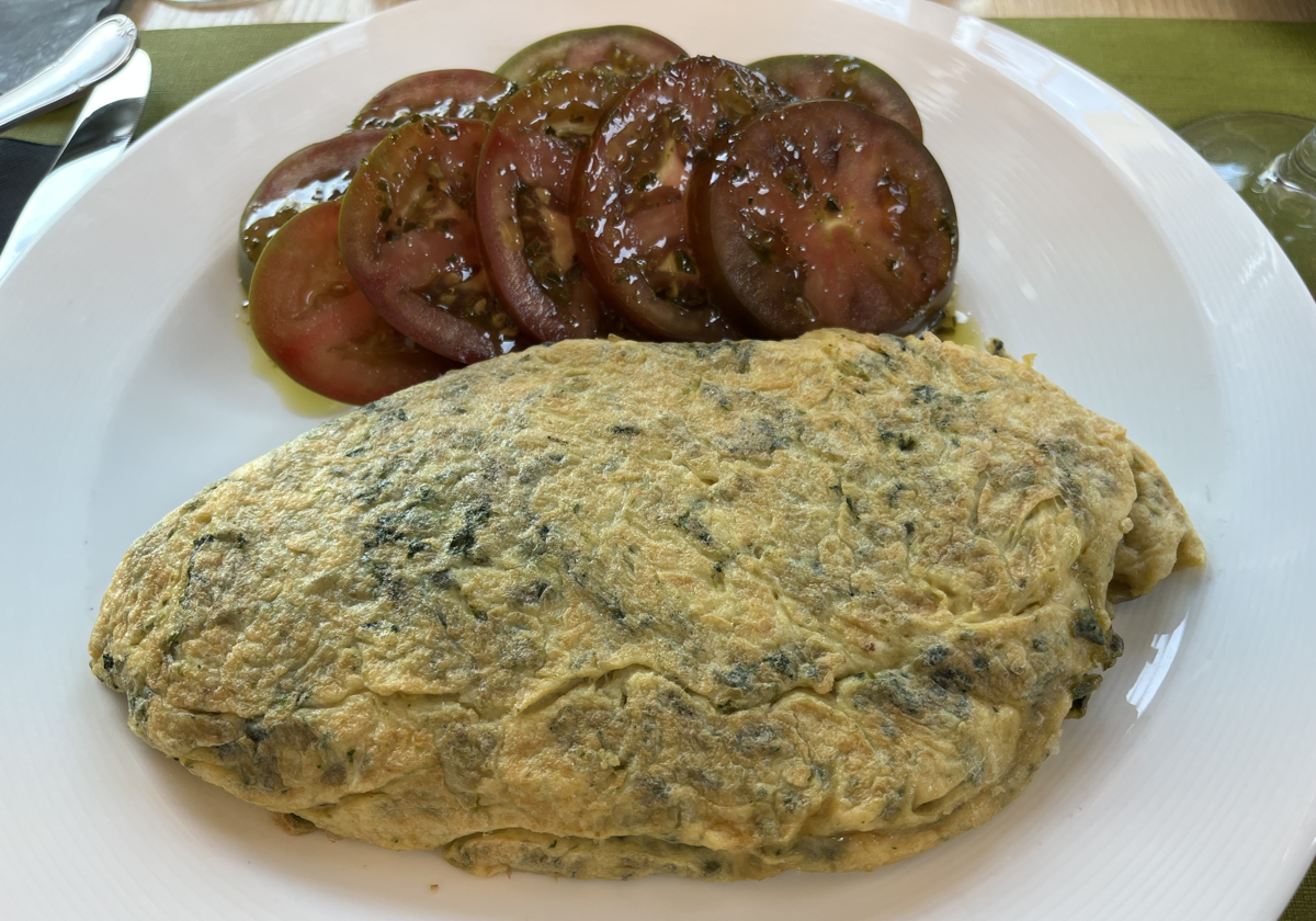 La soberbia y única en su especie tortilla de collejas –que no de mollejas– de Qübba Gastrobar.