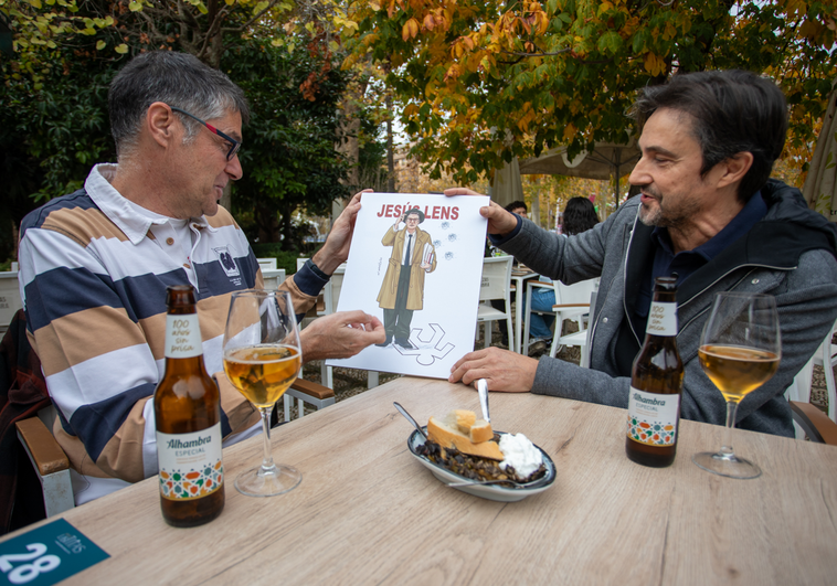 Evaristo Pérez Morales (AKA Mr. Evaristo) con uno de sus retratos especialmente dedicado.