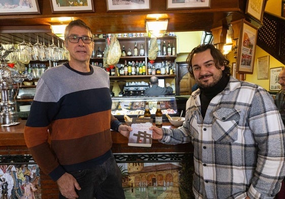 Carlos Caro nos habla de la barra de Chikito de 'Monstruos de Covadonga', su primera novela.