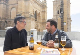 Hablando de cerveza con Daniel Castro en la terraza del Gran Hotel Claridge, próximo a abrir
