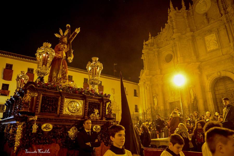 La Cofradía de Nuestro Padre Jesús de la Obediencia cerró la madrugada del Viernes Santo accitano en un silencio sólo roto por el sonido de la capilla musical que acompaña al Señor. 