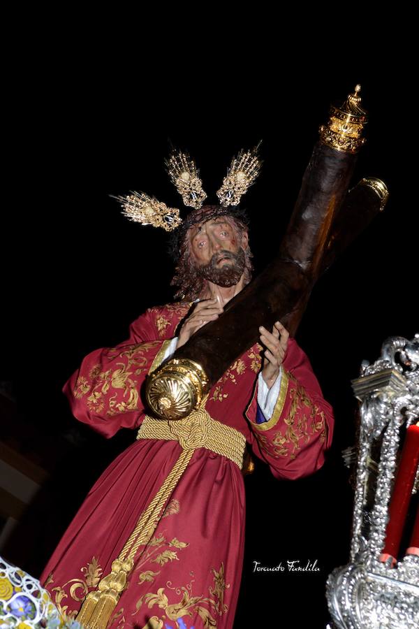 La Cofradía de Nuestro Padre Jesús de la Obediencia cerró la madrugada del Viernes Santo accitano en un silencio sólo roto por el sonido de la capilla musical que acompaña al Señor. 