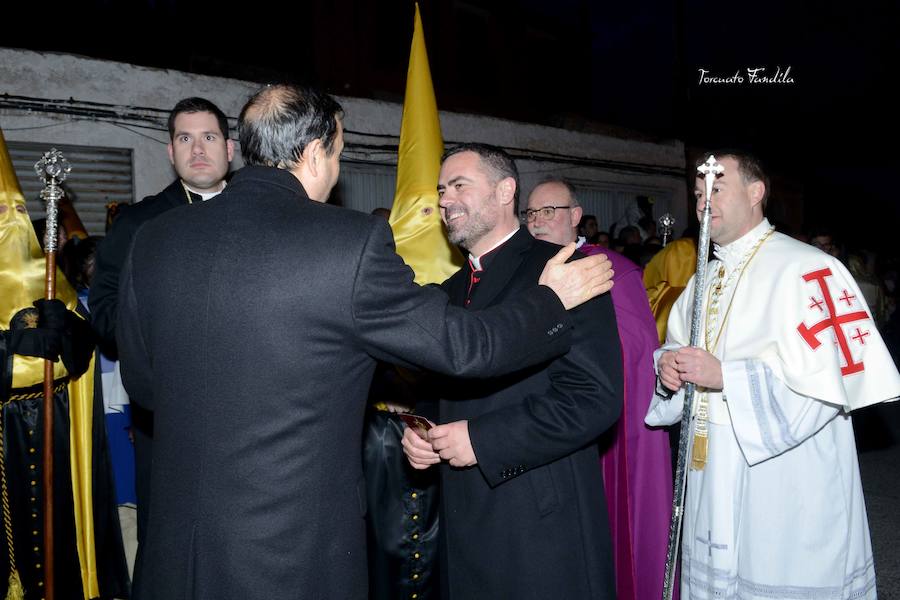 La Virgen de la Soledad cerró el Viernes Santo. También afectaron a esta hermandad los pronósticos meteorológicos. Acompañaba a la Virgen de la Soledad la Banda Sinfónica de Guadix