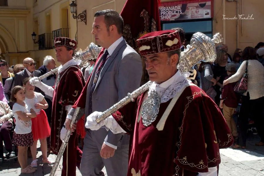 Como cada 15 de mayo la ciudad de Guadix ha celebrado la festividad de San Torcuato. Tras la misa pontifical en la catedral ha dado comienzo la procesión con la imagen del patrón y la reliquia. En la procesión han participado representantes del Ayuntamiento de Guadix y de las hermandades y cofradías de la diócesis