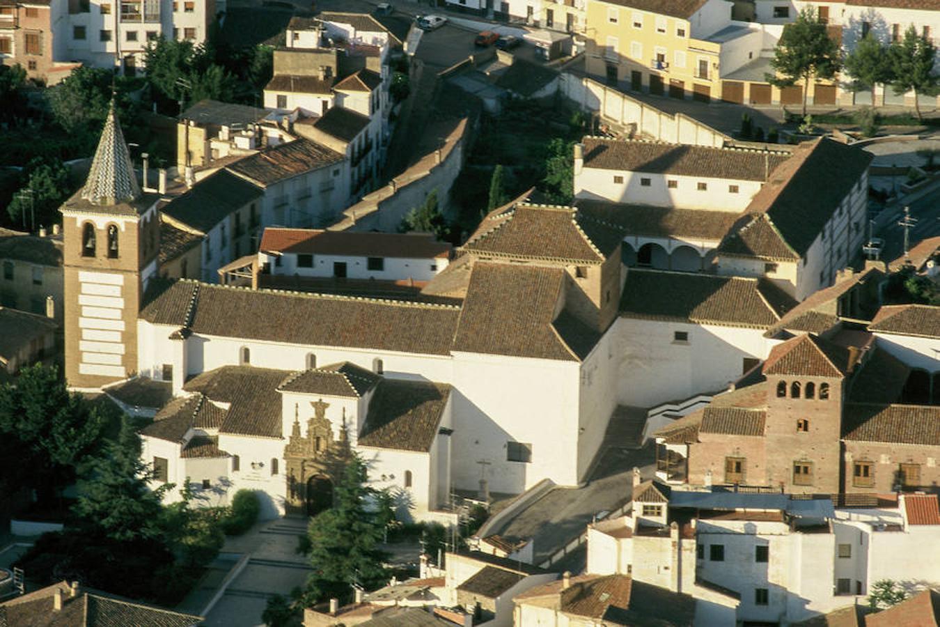 El convento de clausura de Santiago cierra por el traslado de sus cuatro monjas a Valladolidad. Las religiosas esperan volver.