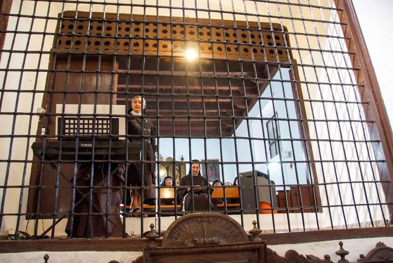 El convento de clausura de Santiago cierra por el traslado de sus cuatro monjas a Valladolidad. Las religiosas esperan volver.