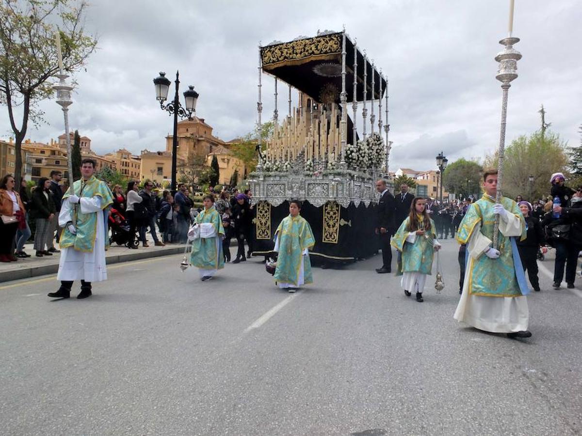 La Hermandad del Cristo de la Luz realizó la procesión del silencio en la medianoche del Viernes Santo. Por la mañana sus dos pasos salieron a la calle.