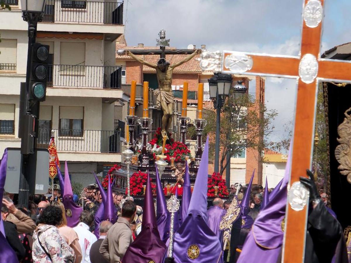 La Hermandad del Cristo de la Luz realizó la procesión del silencio en la medianoche del Viernes Santo. Por la mañana sus dos pasos salieron a la calle.