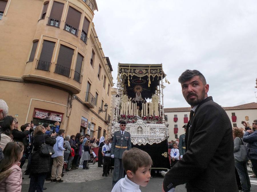 El palio de la Virgen de los Dolores recorrió las calles de Guadix acompañada de la Banda de Música Villa de Íllora