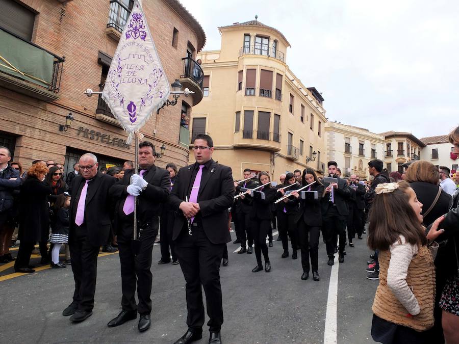 El palio de la Virgen de los Dolores recorrió las calles de Guadix acompañada de la Banda de Música Villa de Íllora