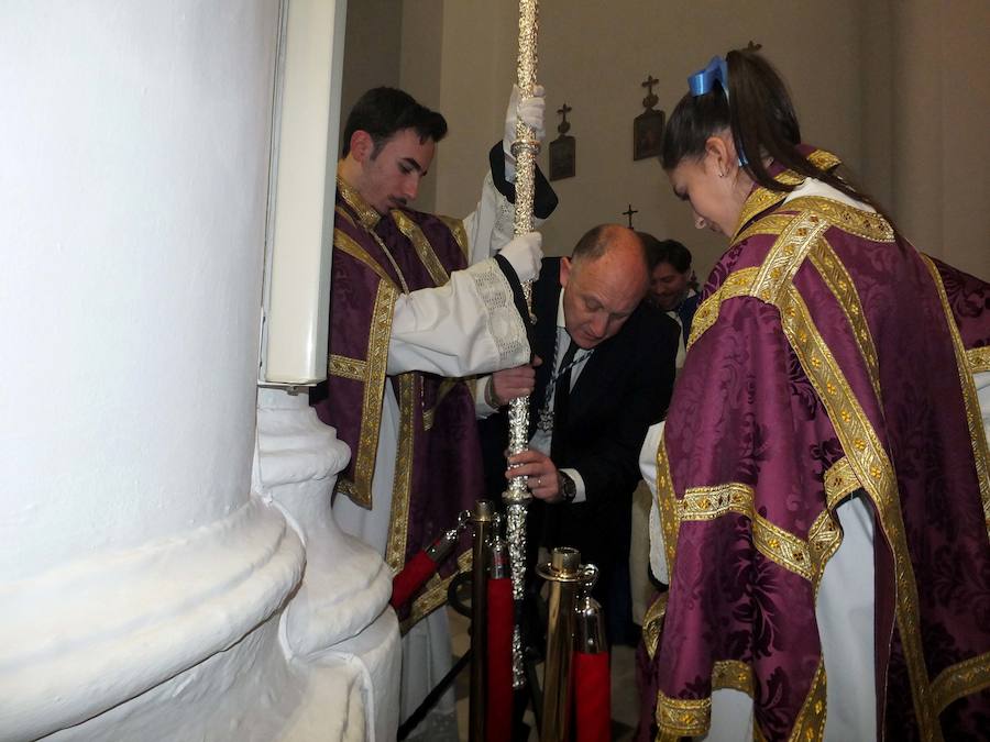 La Hermandad de las Lágrimas suspendió su estación y realizó una oración en el interior del templo.